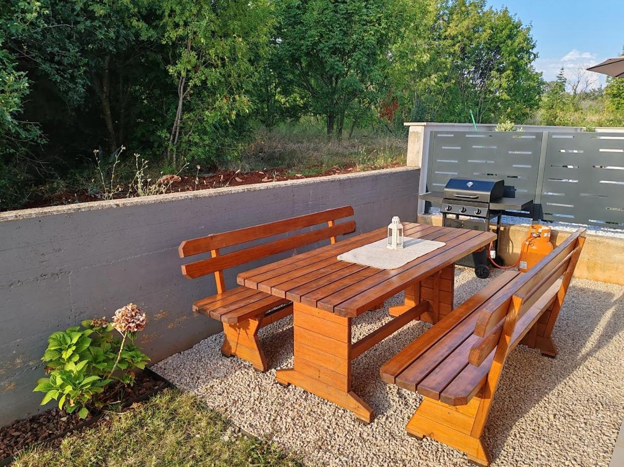 Apartments Oleander Lovrecica-Residence With Pool Exterior foto